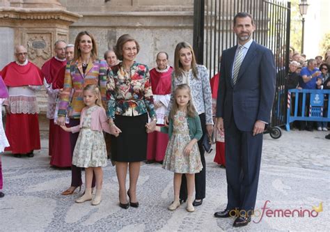 La Familia Real Española En La Misa De Pascua En Palma De Mallorca