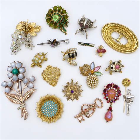 The Cultural History Of Brooches By Caitlin Kelly Antiques On Queen