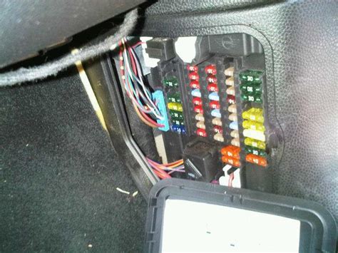 Mini wds (wiring diagram system) online access is available for diy mini owners here i have checked the engine bay fuse box, but again, there doesn't appear to be a related fuse in there. 2004 Mini Cooper Fuse Box Location | Wire