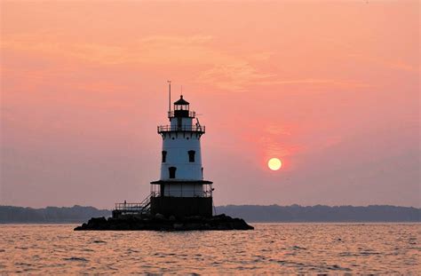 Langevin Delivers The Green To Restore Conimicut Lighthouse Warwick