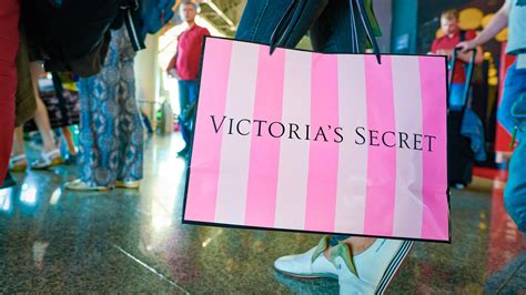 Victorias Secret Credit Card Review Is It Worth It Gobankingrates
