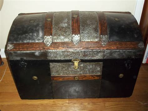 Camelback Trunk Circa 1870s Or 1880s Collectors Weekly