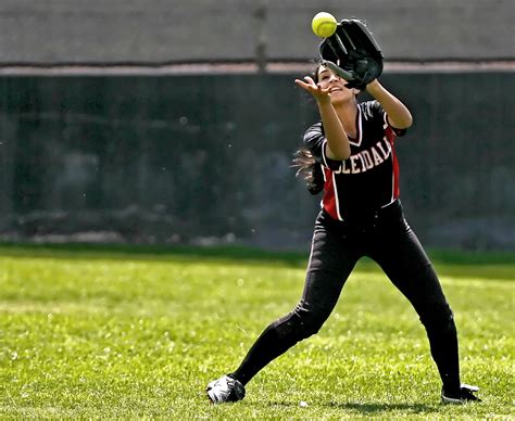 How to Play Center Field in Fastpitch Softball