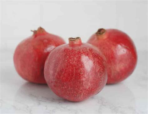 How To Open A Pomegranate In 5 Easy Steps And No Mess