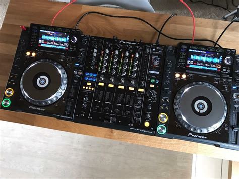 Ever been limited to a single deck of hardware deck control? Pioneer CDJ 2000 Nexus Decks + Pioneer DJM 900 Nexus Mixer ...