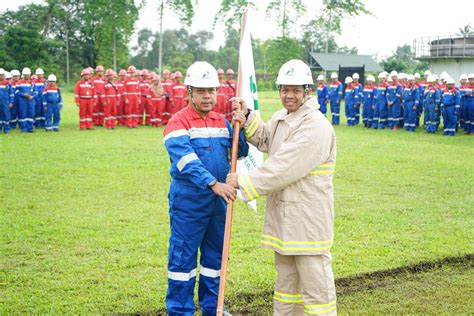 Kerja praktik a.k.a praktik kerja lapangan (pkl) adalah salah satu matakuliah yang wajib diambil oleh mahasiswa, dengan bobot sks yang berbeda setiap jurusannya. Tingkatkan Keselamatan Kerja, Pertamina Peringati Bulan K3 ...