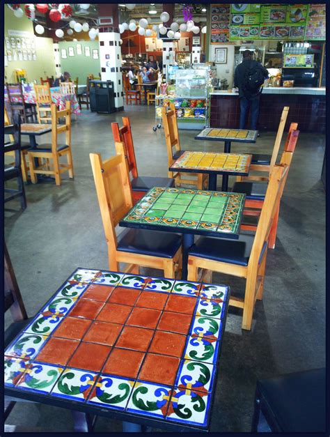 Yes, it has to be functional but would it be great to inject an artistic twist with a mosaic pop of colors to your dinner? Casi el tamano perfecto para las mesas de Liberato ...