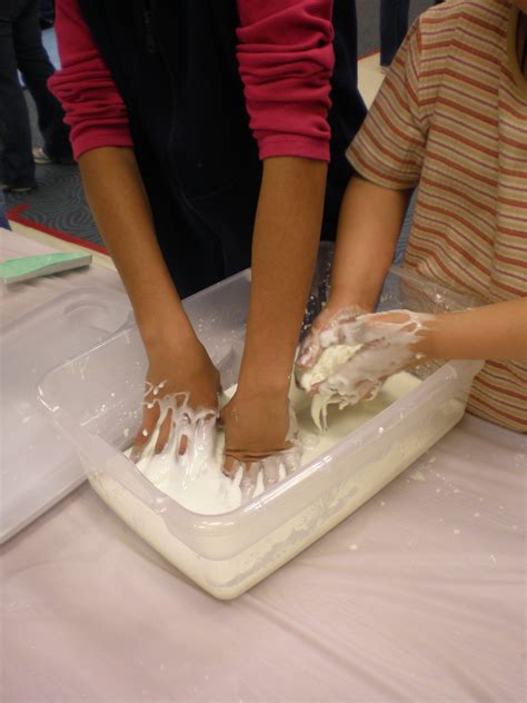Cornstarch/cornflour (samething) water the ratio is 2parts cornstarch 1part water cover clothing put cornflour in a bowl add water mix with your to make silly slime all you need is water,cornstarch,and food coloring. Oobleck is a mixture of cornstarch and water. | Make your ...