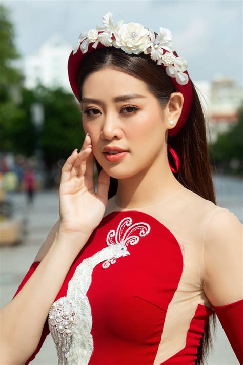 Hoa hậu khánh vân cùng 73 người đẹp tranh tài. Hoa hau Khanh Van_Le Hoi Ao Dai6 · SaoStyle