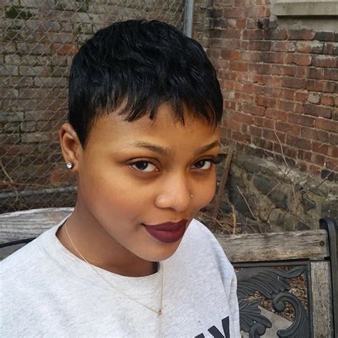 If you have pale skin, go for a blonde shade for the top and a pull off that marilyn monroe ravishing image by curling the longer strands and wearing black eyeliner and red lipstick. 29+ Pixie Haircut Ideas, Designs | Hairstyles | Design ...