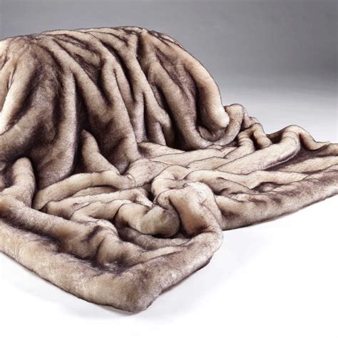 Brown Snow Fox Faux Fur Throwblanket L And Xl Home And Lifestyle From