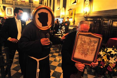 Firenze Folla Di Fedeli Per Le Reliquie Di Padre Pio La Repubblica