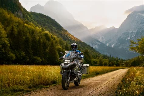 The 2020 bmw r 1250 gs is an adventure touring motorcycle with comfortable ergonomics and strong power. 2020 BMW R1250GS Adventure Guide • Total Motorcycle
