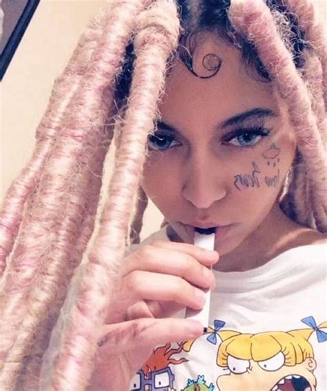 Píntєrєst Playboihoe ♕ Dreads Girl Edgy Girls Gangsta Girl Style