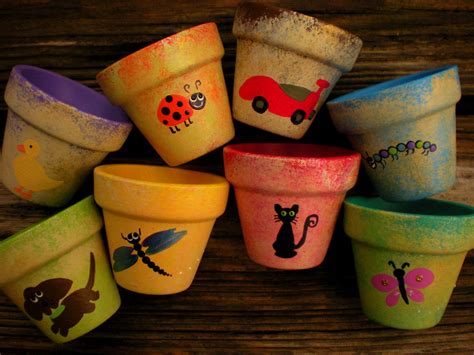 The plant may flower in winter in milder climates, but it's generally considered an annual. Small Flower Pots Hand Painted Pots Kids Party Favors