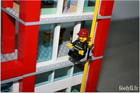 Ca Casse Les Briques 12 La Caserne Des Pompiers Lego City Féelyli