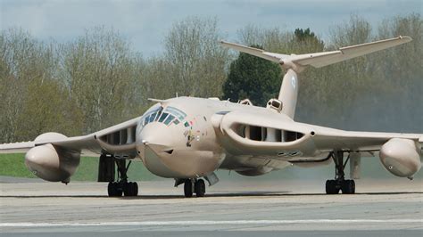 Wallpaper Handley Page Victor Xm715 Hp123 Bomber Tanker Aircraft