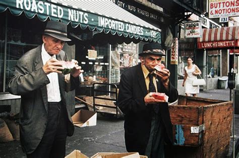 24 Fascinating Color Photographs That Capture Street Scenes Of New York