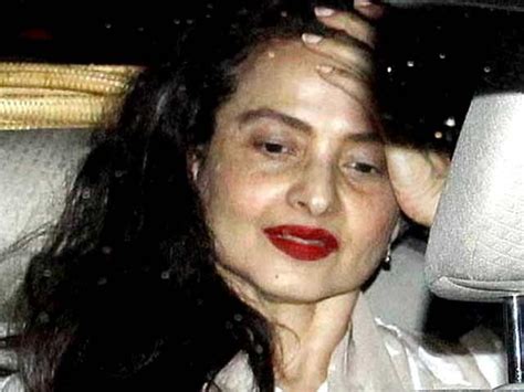 Video Spotted Makeup Free Rekha On The Highway Actress Without
