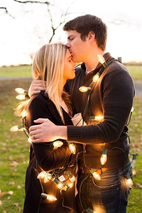 31 Very Merry Christmas Photo Ideas For Couples
