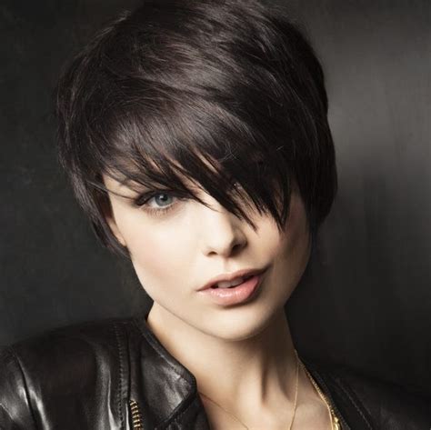 24 Fun And Sexy Short Brown Hairstyles 2021 Dark And Light Brown