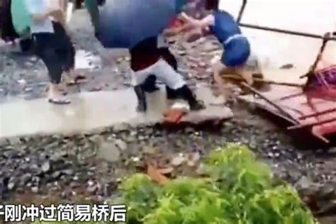 Running For Her Life Chinese Woman Has A Narrow Escape As River Wipes