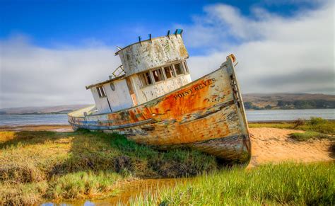A Stranded Boat On The Sandbar In Inverness Ca Boat Abandoned