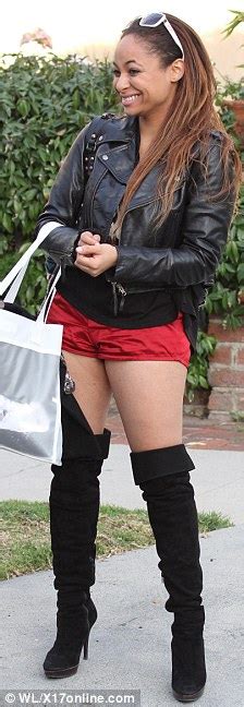 Raven Symone Weight Loss Actress Shows Off Her Newly Svelte Frame In