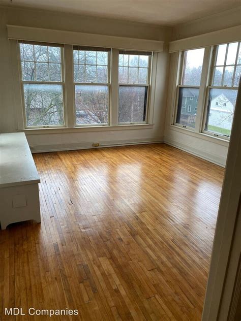 Apple real estate can assist you in this overwhelming process of finding the perfect luxury apartment. 814 Center Ave, Bay City, MI 48708 - Apartment for Rent in ...
