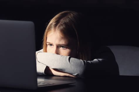 over usage of internet linked to mental issues