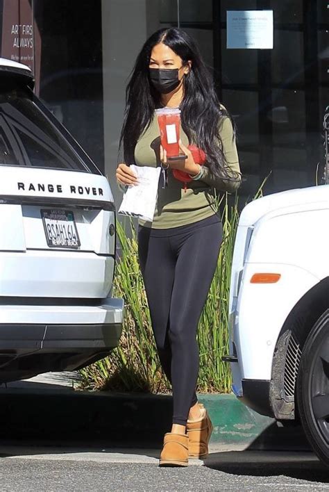 Kimora Lee Simmons Out For Iced Drink At Starbucks In Beverly Hills 10