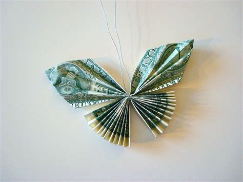 Tutorial How To Make A Candy Lei With Dollar Bill Butterflies
