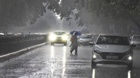 Parts Of Delhi Get Light Showers Patchy Rain To Continue Through Week