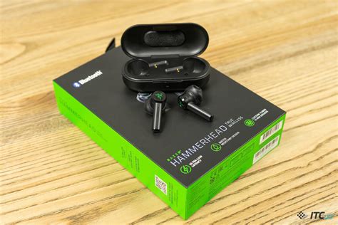 The razer hammerhead true wireless earbuds enter pairing mode automatically as soon as you open the lid on the case. Наушники Razer Hammerhead True Wireless - Статьи и Обзоры ...