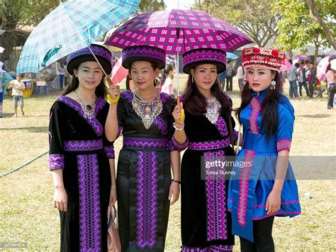 portrait-of-four-young-hmong-der-women-wearing-contemporary-hmong
