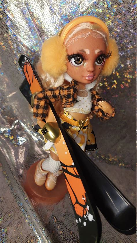 【ください】 Rainbow High Georgia Bloom Peach Light Orange Fashion Doll