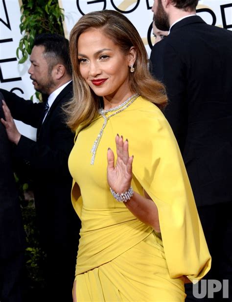 photo jennifer lopez attends the 73rd annual golden globe awards lap20160110214