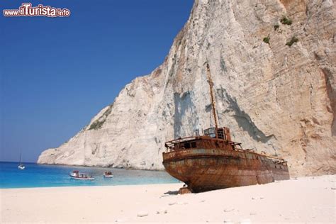 Il Relitto Della Spiaggia Di Navagio A Zante Foto Zante