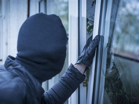 Convicted burglars advise homeowners on how to protect themselves from