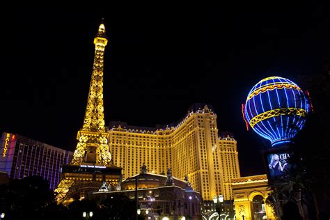 Low Angle Photography Of Las Vegas Building During Nighttime Hd