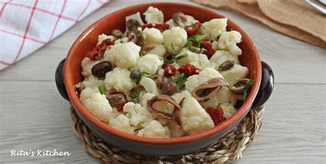 Una ricetta originale e gustosa per portare in tavola il cavolfiore, un ortaggio prezioso per la salute e in grado di rafforzare il sistema immunitario. Ricetta Insalata di cavolfiore | Ricettario Tipico