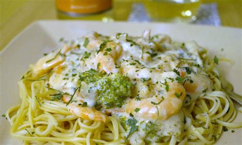 Chicken alfredo recipe with cream cheese. Don't Disturb This Groove: Shrimp And Broccoli Alfredo