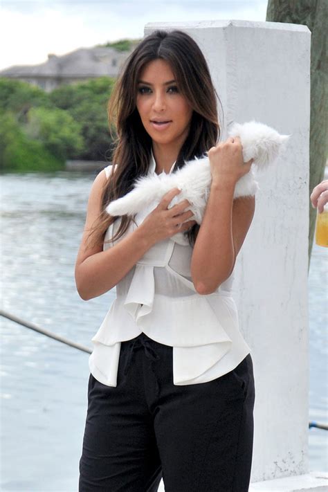 Kim Kardashian Filming Keeping Up With The Kardashians In Miami