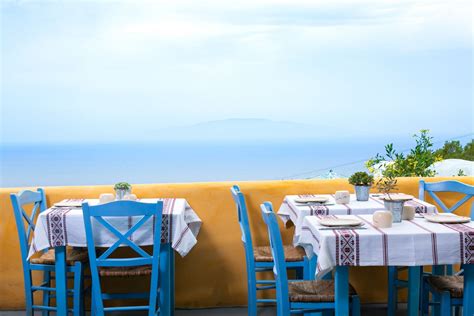 Roka Restaurant In Santorini Oia Greeka