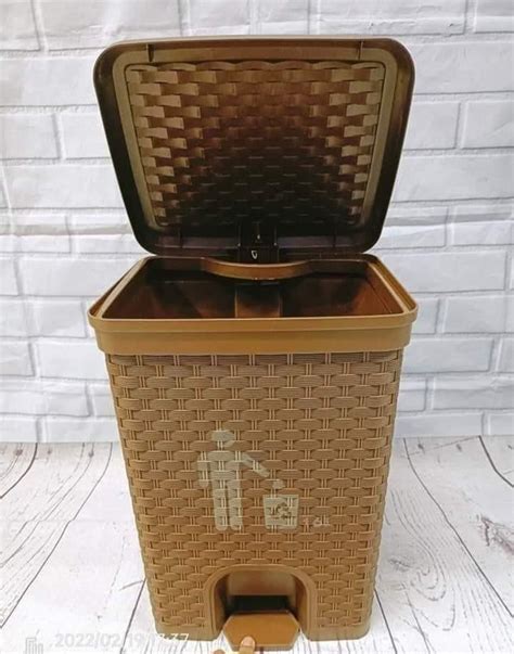 Rattan Pedal Waste Can Furniture And Home Living Cleaning And Homecare