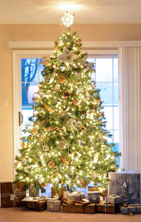 Articifical vs. Real: Which Christmas Tree is More Eco ...