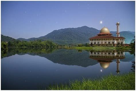 Anjung selera darul quran, kohvik. Masjid Darul Quran - Kuala Kubu Baru, Selangor, Malaysia ...