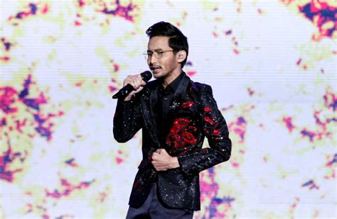 Tambah pulak dengan kehadiran 'bekas kakak ipar' ain. Bukan niat tiru pelamin Elfira, terima kasih doa di Makkah ...