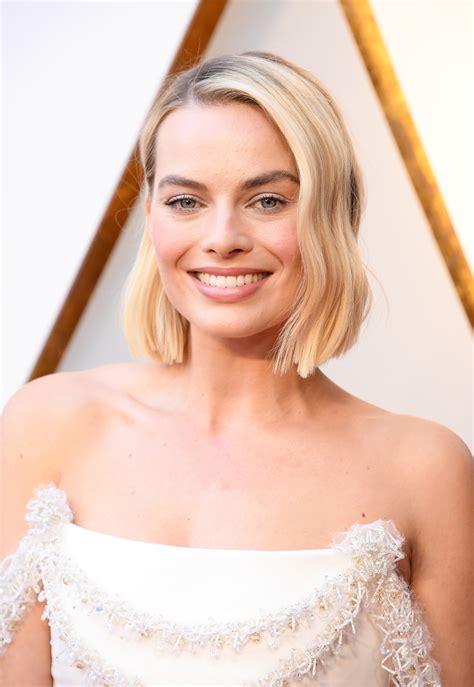 Margot Robbie Debuted Springs Hottest Haircut At 2018 Oscars