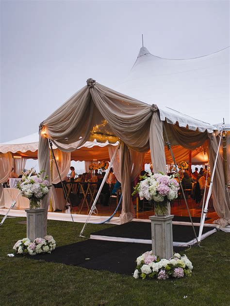 11 Fancy Tented Wedding Decoration Ideas To Stun Your Guests